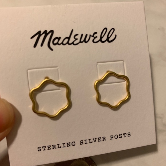 Sold Madewell Wave Hoop Earring - Picture 4 of 4